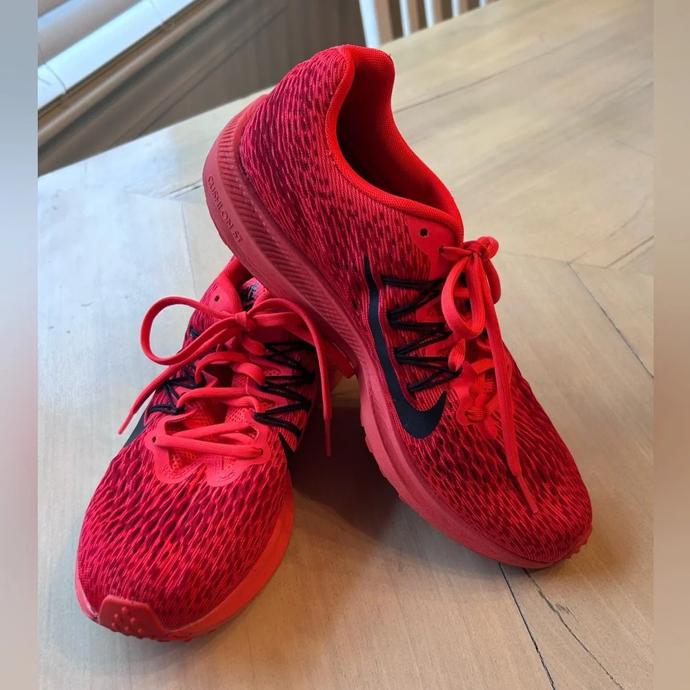 Nike Bright Red Running Shoes Zoom Winflo 5 size 9 - Picture 3 of 9